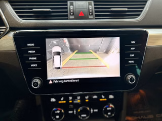 Skoda Superb 2.0TDI*Combi*7G*Kamera*LED* - bilder 12