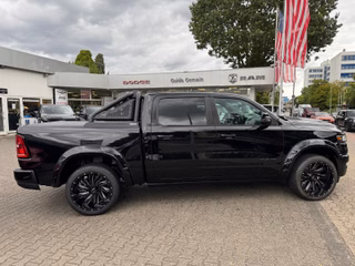 Dodge RAM 1500 Laramie Night Premium Crew 2025 UMBAU - foto 5