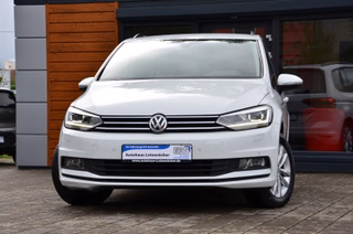 Volkswagen Touran Comfortline BMT/Start-Stopp EURO 6 / LED-Scheinw. / AHK Used vehicle for sale | First registration 10/2015 | Price 13.990 €