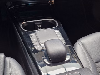 Mercedes-Benz A 180d Limousine Style*8G-DCT*KEYLESS*CARPLAY* - bilder 21