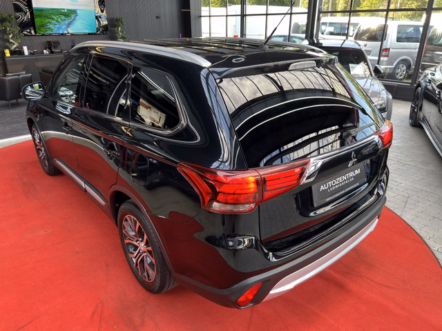 Mitsubishi Outlander Plus 2,2DI-D LED/TEMP/KAM/SHZ/ - foto 7