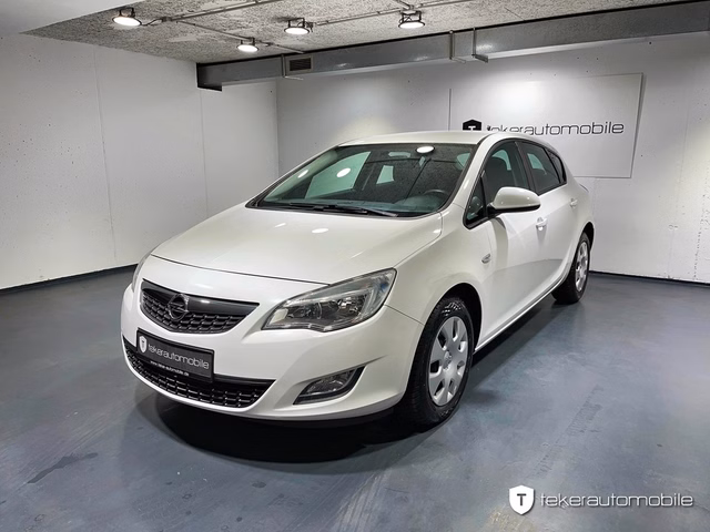 Opel Astra J 1.4 Design Edition Gebrauchtwagen Kaufen | EZ 09/2012