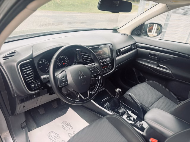 Mitsubishi Outlander Edition 2WD+SHZ+Carplay+Kamera+MFL+Alu - bilder 6