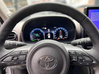 Toyota Yaris Cross + Advanced Technik- Safety Paket + JBL - bilder 18
