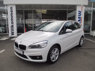 BMW 225 Active Tourer i xDrive A,AHK,Leder