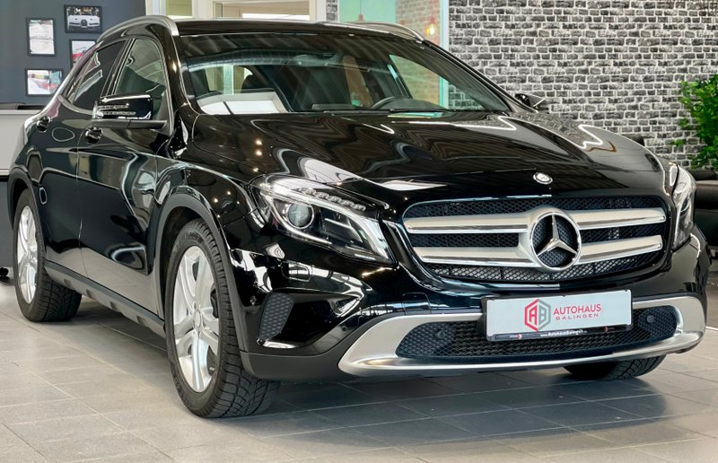 Mercedes-Benz GLA 250 4MATIC |Bi-XEN|SHZ|AHK|NAVI|PDC|MFL|TEMP.