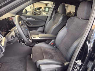 BMW X1 sDrive 18 i M Sport M- Autom., LED Pano Navi H/K Sound - bilder 17