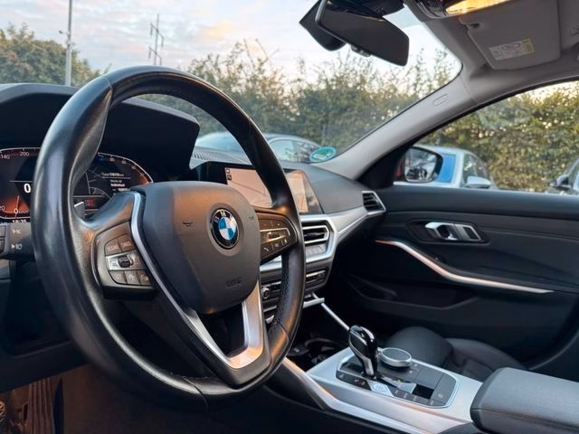 BMW 318i Touring Sport Line AHK*8FACH*Navi*ACC - foto 8