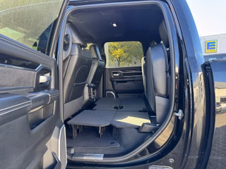 Dodge RAM 2500 Heavy Duty 6.7 Cummins Crew Cab Laramie Night - bilder 25