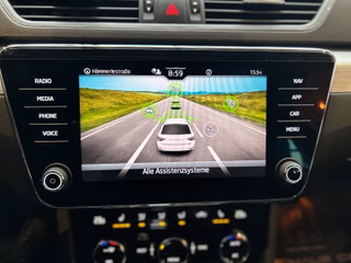 Skoda Superb 2.0TDI*Combi*7G*Kamera*LED* - bilder 10