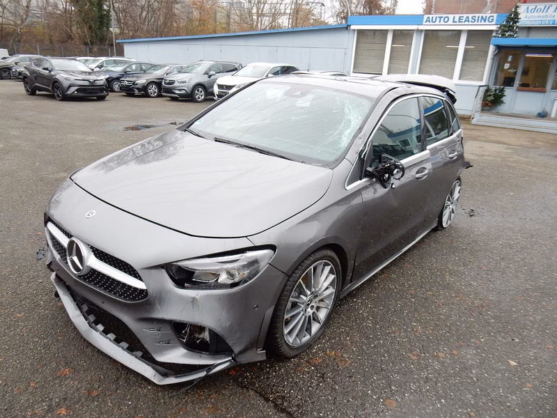 Mercedes-Benz B 180 D AMG Line nur 300 Km