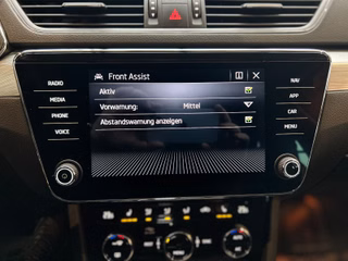 Skoda Superb 2.0TDI*Combi*7G*Kamera*LED* - bilder 4