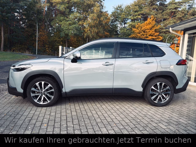 Toyota Corolla Cross Hybrid FWD Lounge+Leder+Pano+AHK+ - bilder 4