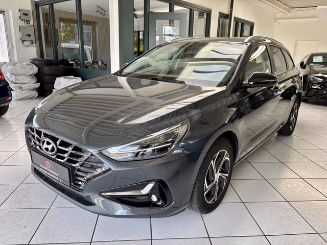 Hyundai i30 cw 1.6CRDi Intro Edition LED Navi Digitacho Gebrauchtwagen Kaufen | EZ 03/2021