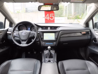 Toyota Avensis 2.0 D-4D Comfort Leder Navi - foto 16