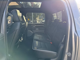 Dodge RAM 1500 Laramie Night AHK , Beifahrerdisplay - bilder 24