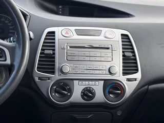 Hyundai i20 Classic 1.3/AHK/ - bilder 16
