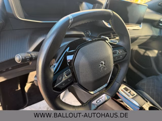 Peugeot 2008 GT Pack*2.HAND*PANO*ACC*SPUR*TEMP*FOCAL* - foto 2