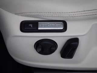 Volkswagen Passat Variant 2.0 TDI 4M LED PANO ACC AHK RFK - bilder 5
