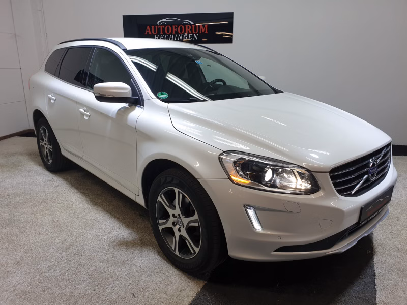 Volvo XC60 Momentum 2.4 D4 AWD Automatik Allrad Navi Rückfahrkamera