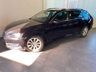 Skoda Superb Combi 2.0 TDI DSG STYLE MATRIX Gebrauchtwagen Kaufen