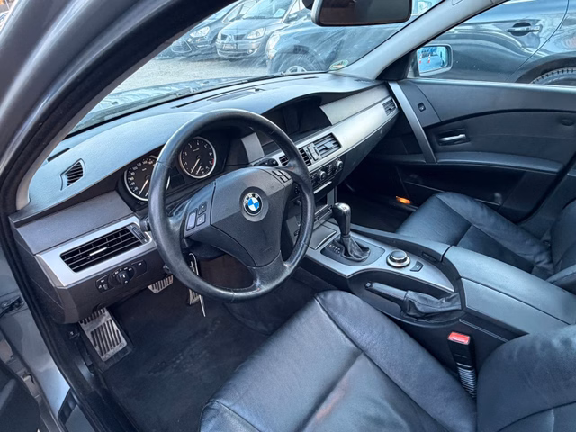 BMW 523i Touring*Aut*Pano*Leder*Navi*MOTORSCHADEN - foto 10