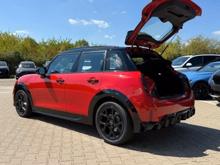 2027 MINI Cooper S 4 Door - photo 3