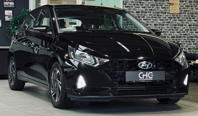 Hyundai i20 Mild-Hybrid 1.HD|KAMERA|SHZ|CARPLAY|TEMPOMAT Gebrauchtwagen Kaufen | EZ 07/2023 | Preis 16.990 €