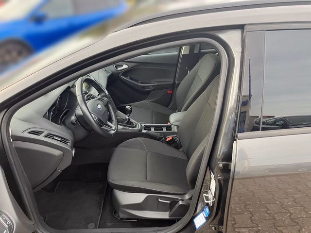 Ford Focus Turnier 1.0i AHK, Business wenig km - bilder 6