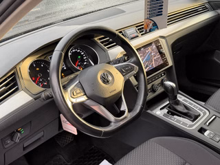Volkswagen Passat Variant 1.6TDI*Aut.*Navi*LED*AHK*Kamera* - foto 2
