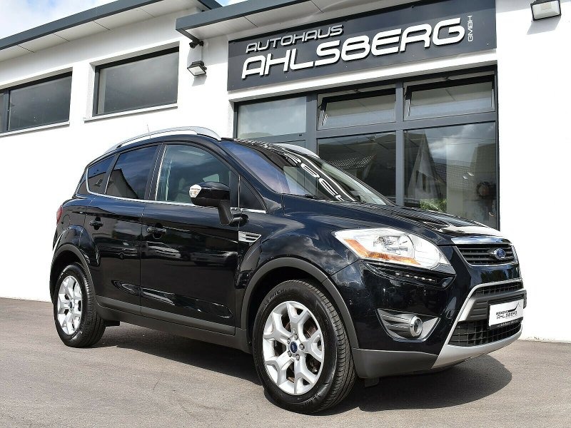 Ford Kuga Trend /Klima/AHK/SHZ/PDC/PANORAMA