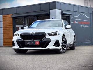 BMW 520 i M Sport 1.HD|M-SPORTPAKPRO|360°|HUP|H&K|ACC Used vehicle for sale | First registration 12/2024 | Price 48.990 €