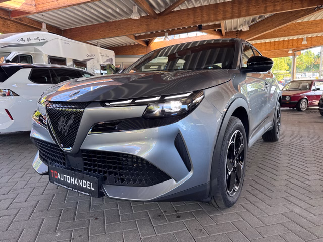 Alfa Romeo Junior Elettrica 115 kW Wärmepumpe, 18-Zoll, 10,25-Zoll-Display Gebrauchtwagen Kaufen | EZ 05/2025 | Preis 24.900 €