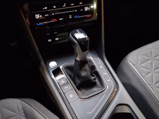 Volkswagen Tiguan Life 2.0TDI*KAMERA*CARPLAY*LED* - bilder 10