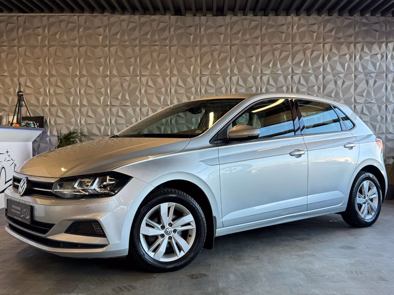 Volkswagen Polo VI  CARPLAY-NAVI SITZHEIZUNG AUTOMATIK
