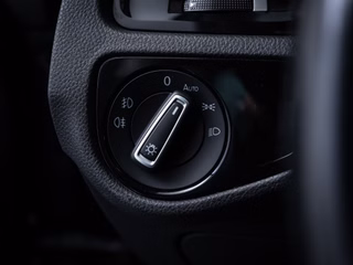Volkswagen Golf VII 2.0 TDI Highline BI-XENON NAVI AHK SHZ - foto 12