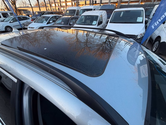 BMW 523i Touring*Aut*Pano*Leder*Navi*MOTORSCHADEN - foto 9