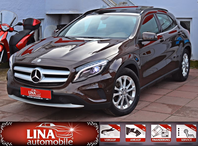 Mercedes-Benz GLA 200 Exclusive 2.Hd Panorama AHK BiXeno Leder