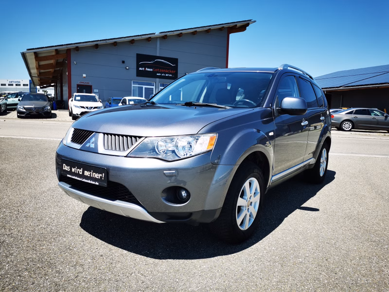 Mitsubishi Outlander 2.2 DI-D Instyle 7-SITZ|LEDER|NAVI|AHK|SHZ|TEMP|KAMERA