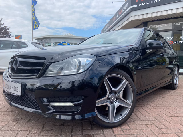Mercedes-Benz C 250 CDI BlueEfficiency AMG-Line /Avantgarde / Bi-Xenon / Leder Used vehicle for sale | First registration 04/2012 | Price 14.990 €