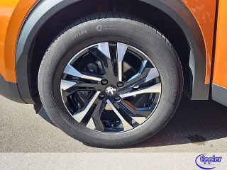 Peugeot 2008 Allure 130 EAT8 GT Line AHK Kamera Navi ACC - foto 1