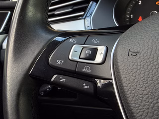 Volkswagen Passat Variant BlueMotion LED / PDC / ACC - foto 11
