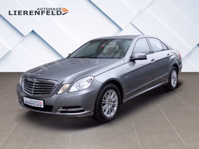 Mercedes-Benz E 220 CDI Elegance 7G Navi AHK Sehr sauber - photo 1