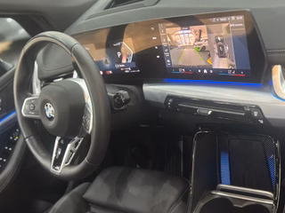 BMW 218 Active Tourer M-SPORT PANO MASSAGE 360K AHK - bilder 13