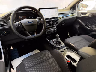 Ford Focus Turnier ST-Line ACC Navi CAM PDC LED - bilder 7