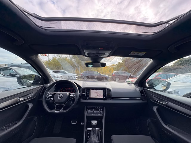 Skoda Karoq Sportline 4x4 AHK*Pano*ACC*Navi*Kamera - foto 8
