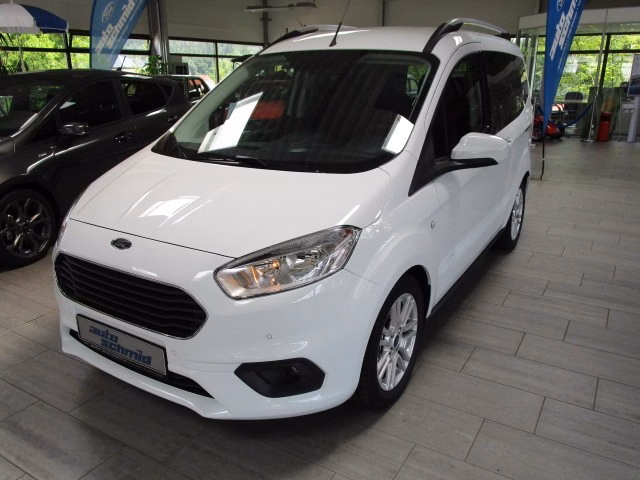 Ford Tourneo Courier Titanium