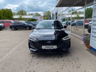 Ford Focus Turnier ST-Line - 155 PS - Automatik - Matrix LED - Winter P. - Voll