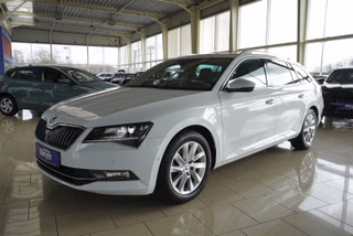 Skoda Superb Combi 1.6TDI DSG Leder/Navi/Kamera/BI-Xenon