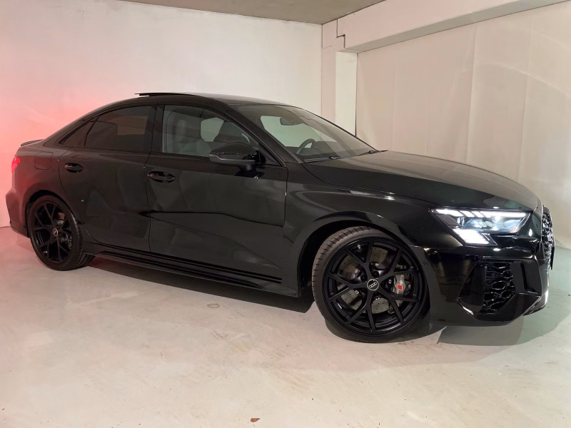 Audi RS3 Lim. 2.5 TFSI quattro KERAMIK,HUD,PANO,Leder